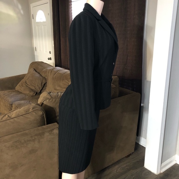 Tahari Suit Blazer Skirt Woman size 6 & 10 p Black stripe professional classy - Picture 12 of 16
